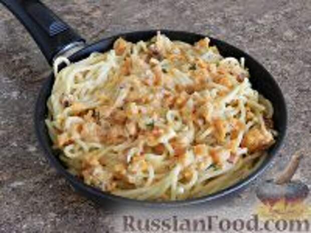 Фото приготовления рецепта: Спагетти в тыквенном соусе с беконом - шаг №15