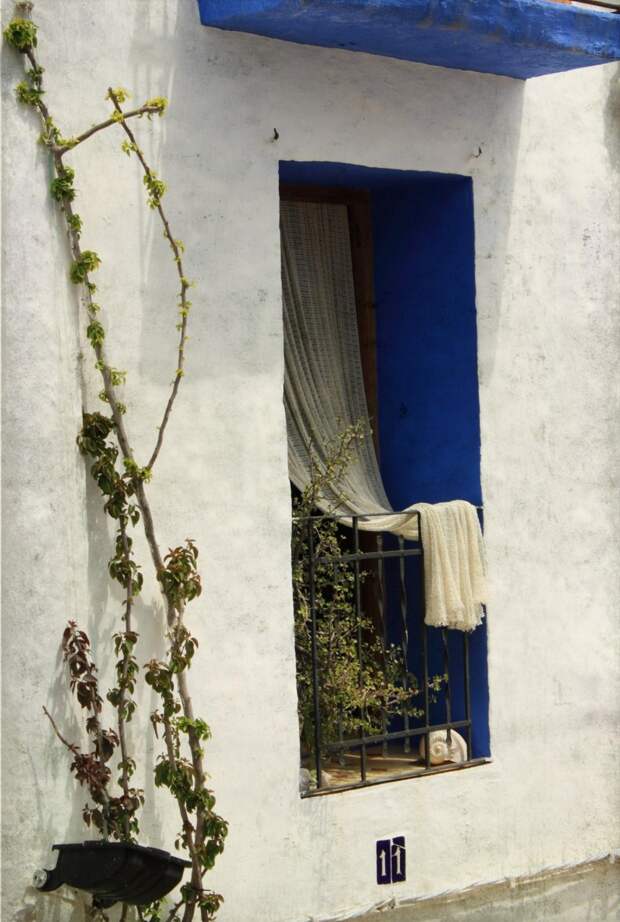 blue balcony 35 Worlds Most Beautiful Balconies