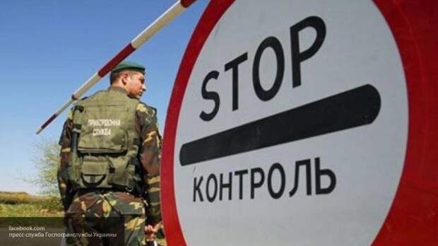 Украинские пограничники увезли застрявшую между РФ и Украиной Бойко