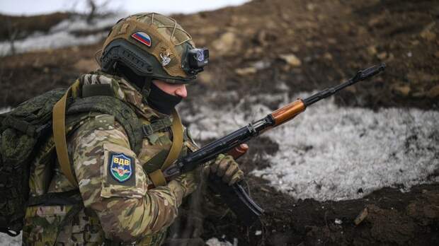 «Под носом у противника»: какую нестандартную тактику применяли российские войска в зоне СВО в 2025 году