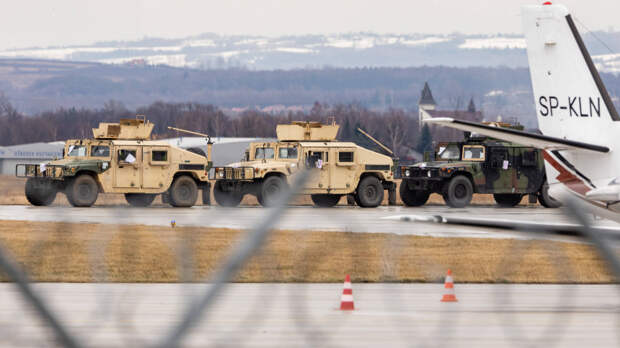 В США с армейского склада украли три военные машины Humvee