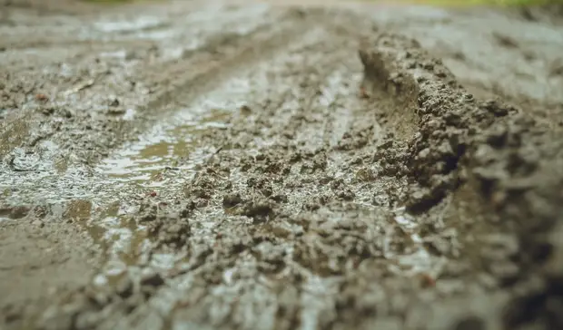 В Строителе под Белгородом жители утопают в грязи из-за отсутствия дороги