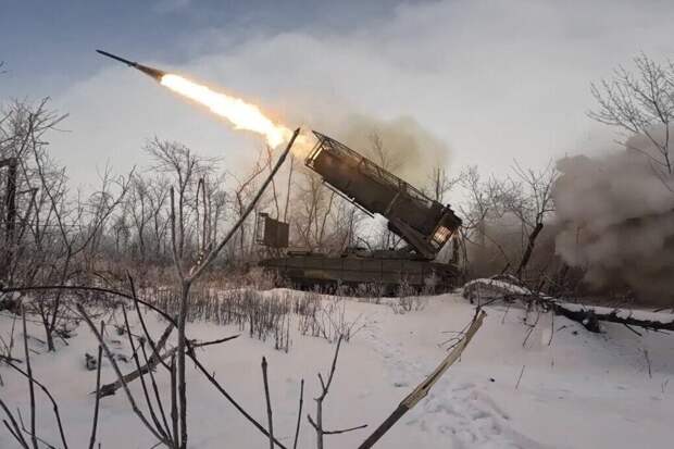 Уничтожающий огонь: расчет «Солнцепека» сжег опорный пункт ВСУ на Красноармейском направлении