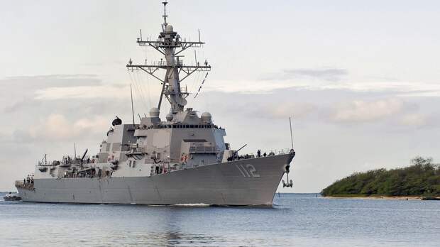 Press TV: два эсминца США едва избежали атаки в Ормузском проливе