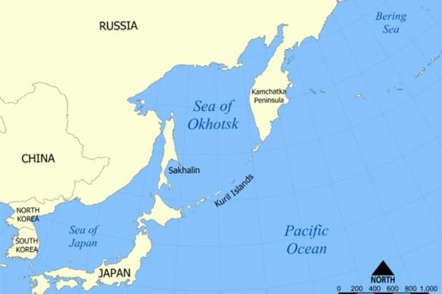 Курильские острова расположены между Россией и Японией.