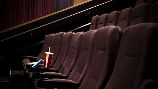 «Холоп» вместо «Соника»: крупные киностудии Голливуда продолжают отказываться от проката фильмов в России