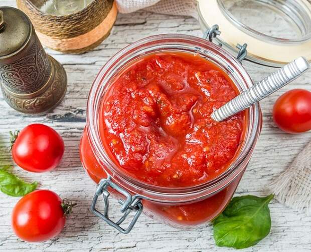 Вкус томатного соуса улучшит сахар. / Фото: pinterest.se