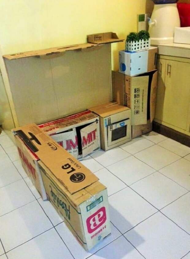 кухня из картонных коробок