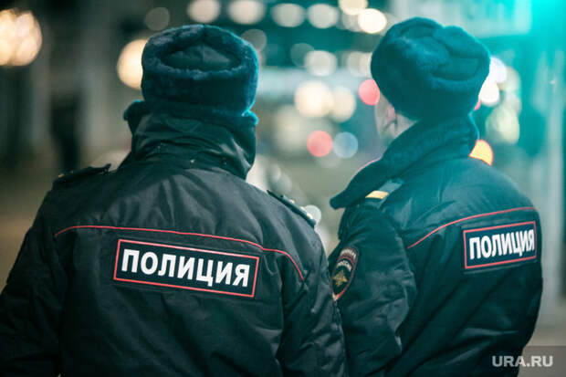 Лубянская площадь после проишествия со стрельбой у здания ФСБ России. Москва, место проишествия, полиция, лубянская площадь, полицейское оцепление