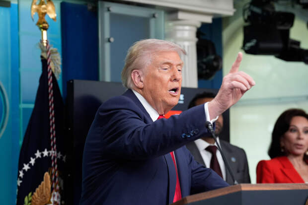 Назван главный противник операции Иране в окружении Трампа