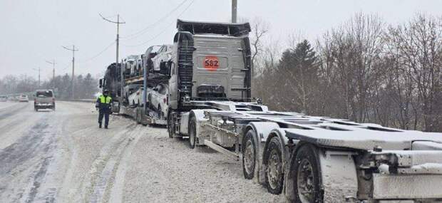 Большегрузам ограничили въезд во Владивосток