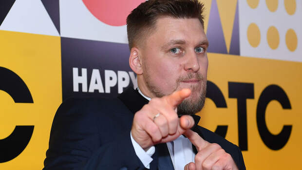 Комик Незлобин признался, что переизобрел себя после эмиграции в США