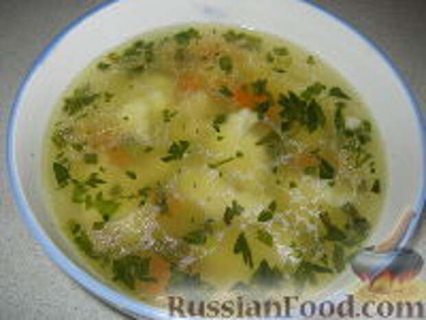 Фото к рецепту: Куриный суп с клецками из манки