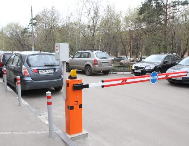 Около сотни шлагбаумов появится во дворах ЮВАО