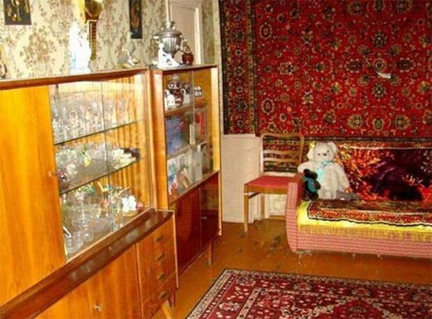 На полу, стенах и диване: почему в СССР именно ковры были главной изюминкой интерьера