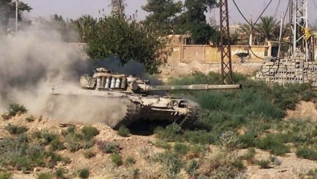 Танк сирийской армии в городе Дейр-эз-Зор