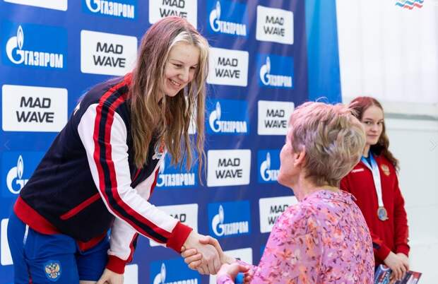 «Выступила на четверку с минусом, но это только начало сезона». Евгения Чикунова — о Кубке России по плаванию в Калининграде