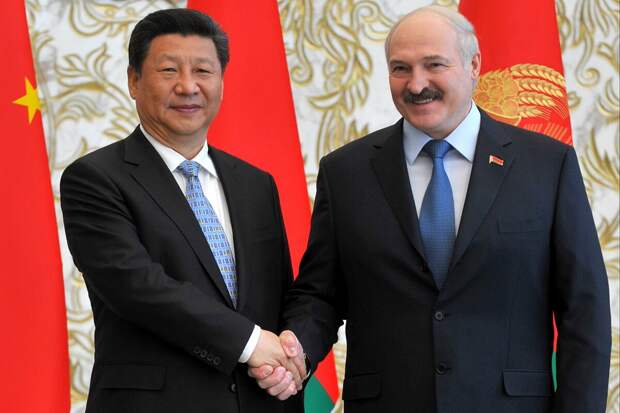 Си Цзиньпин и Александр Лукашенко.  Источник фото: ТАСС