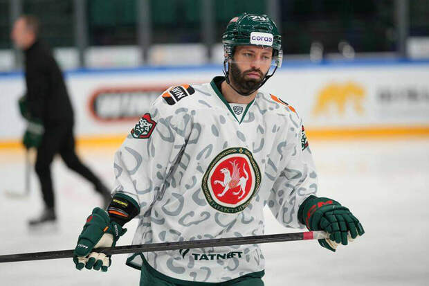 Владимир Плющев: «В КХЛ берут игроков, как сорока-воровка: что блестит, то и взяли»