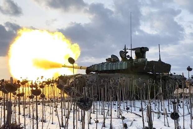 Боевая работа экипажей российских танков Т-90 в зоне СВО - Фото: Пресс-служба Минобороны РФ/ТАСС
