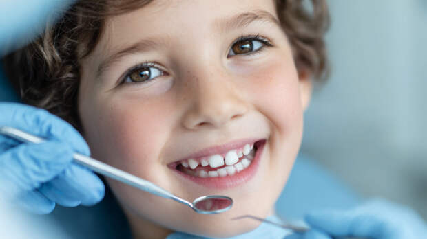 Минздрав собрался включить уход за полостью рта у детей в ОМС