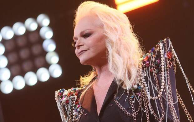 Более 21 млн рублей может заработать Лариса Долина за концерт в Петербурге