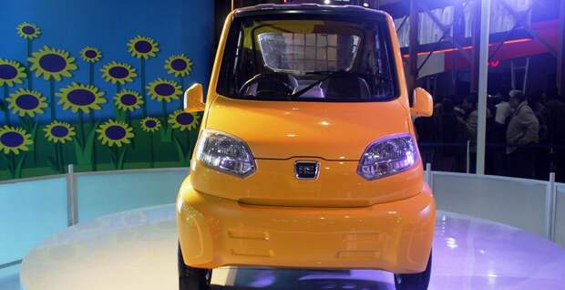 Тяжелый индийский квадроцикл Bajaj Qute не прошел испытания на прочность