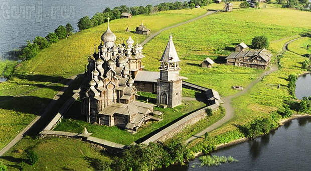 Россия, Погост Кижи, Кижи, Покровская церковь, Преображенская церковь, музей под открытым небом, храмы Карелии, древнерусское деревянное зодчество, достопримечательности России