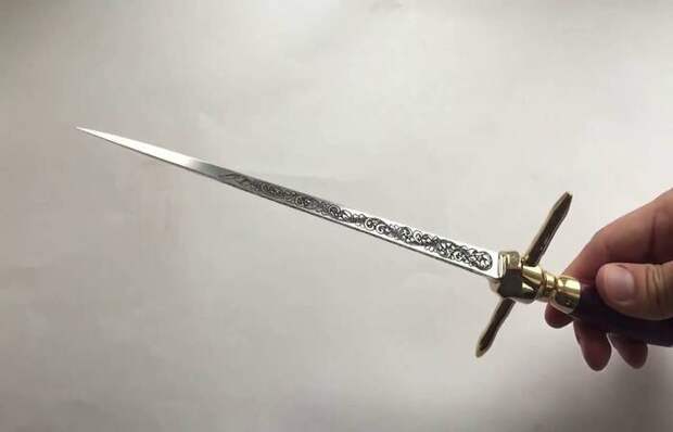 Грозное оружие против рыцарей - стилет / Фото: gunsfriend.ru