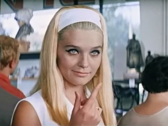 Светлана Светличная в фильме *Бриллиантовая рука*, 1968 | Фото: kino-teatr.ru Светлана Светличная в фильме *Бриллиантовая рука*, 1968 | Фото: kino-teatr.ru