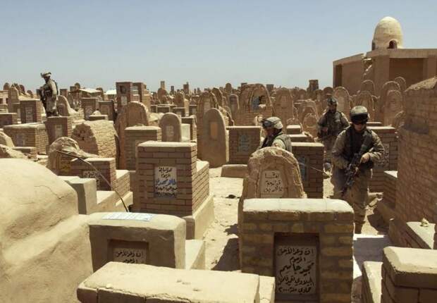 najaf-cemetary_040815-f-1351b-004