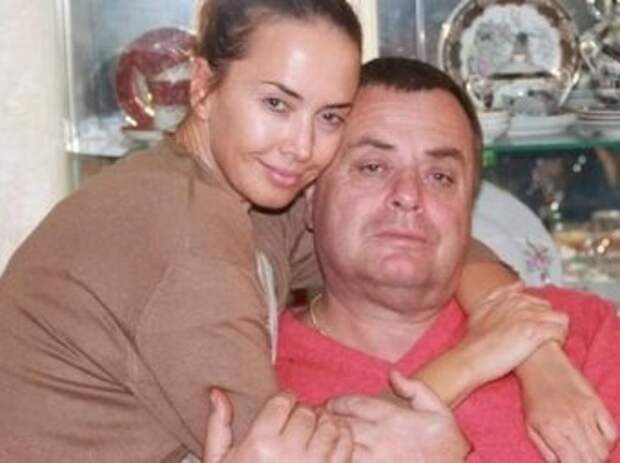 Родители Жанны Фриске подали иск к "Русфонду"
