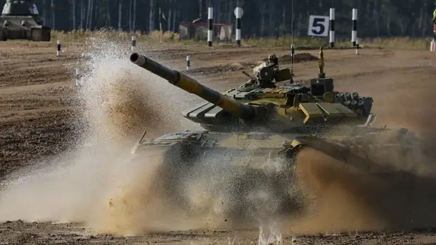 Противостояние экипажей из Азербайджана, Белоруссии, Китая и Сербии: заезды по танковому биатлону в Алабине