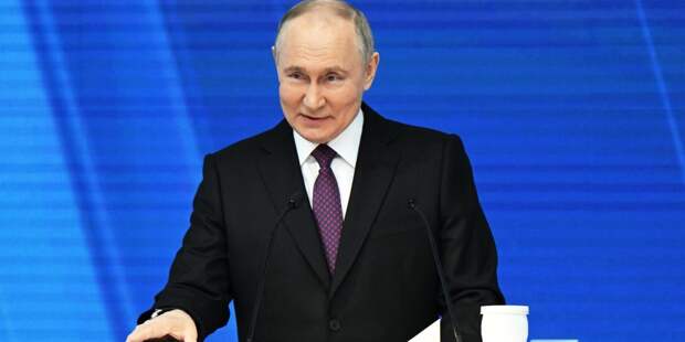 Путин возмутил Британию — он много улыбался на Красной площади