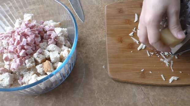 Вчерашний хлеб со вкусом пиццы или классный рецепт на скорую руку! Еда, Завтрак, Вкусно, Рецепт, Другая кухня, Видео рецепт, Перекус, В духовке, Видео, Длиннопост