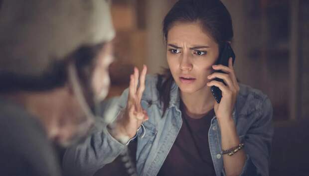 Мошенники под маской романтики: как керчанку пытались обмануть через знакомства в интернете