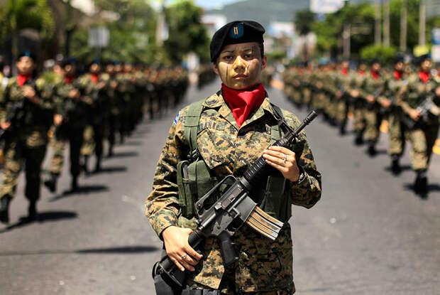 Военнослужащие в Сальвадоре