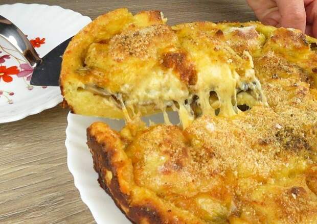 Аппетитный картофельный пирог с грибами и сыром