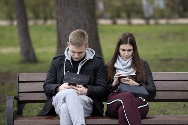 Эксперт дала советы, как обойтись без мобильного интернета в майские праздники