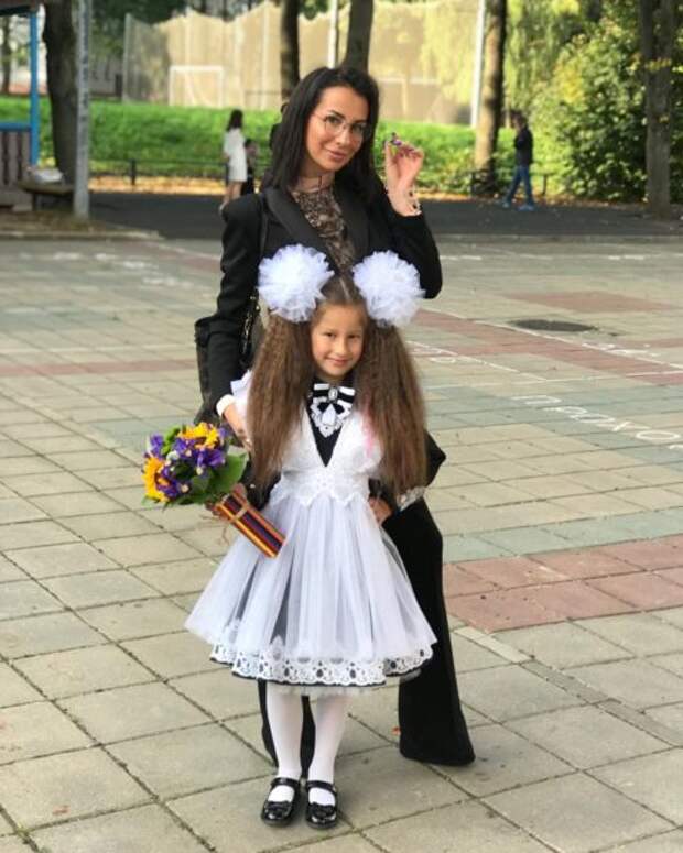 Вторая жена Бориса Грачевского Анна с дочкой Василисой Вторая жена Бориса Грачевского Анна с дочкой Василисой