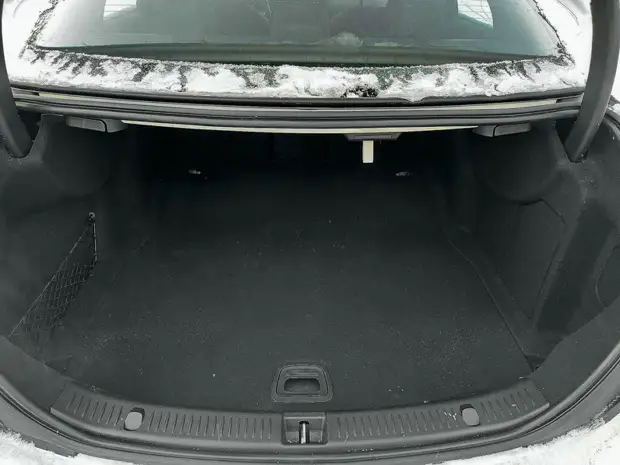 Audi A6 против Mercedes-Benz E-class: что показало сравнение двух седанов