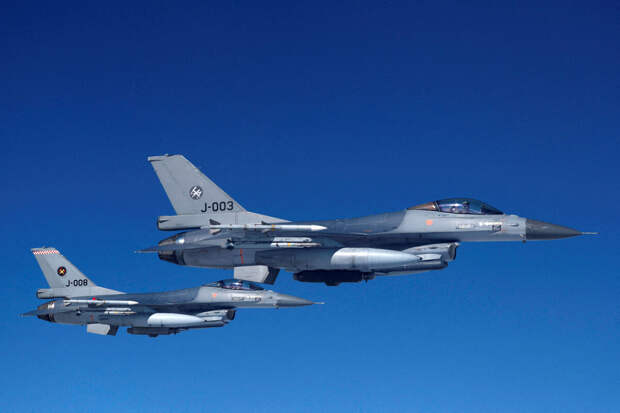 Politico: ВСУ будет чрезвычайно сложно использовать F-16 из-за ПВО РФ