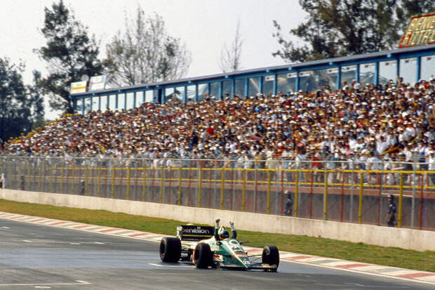 Герхард Бергер побеждает на Гран при Мексики 1986