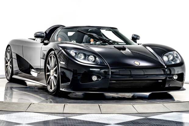 Гиперкар Koenigsegg 2008 года с механической коробкой передач