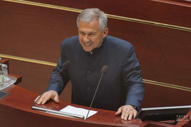 Миңнеханов: 8 Март республикадагы һәр хатын-кызга шатлык һәм яхшы кәеф бүләк итәргә тиеш