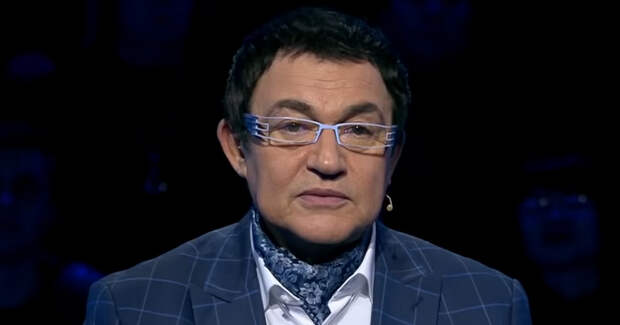 Дмитрий Дибров вышел в свет с новой спутницей