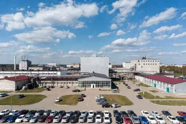 «Это иллюзия»: глава АвтоВАЗа похвастался абсолютным доминированием Lada на рынке, но сам сел в Mercedes. О целевой господдержке он якобы не в курсе