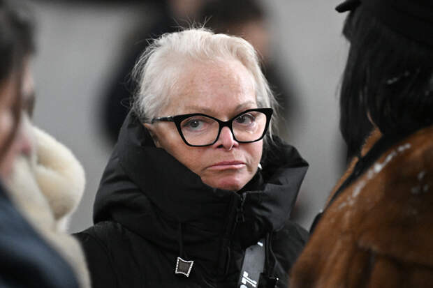 Долина прибыла на прощание с Олейниковым