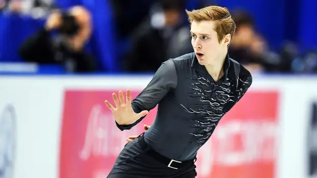 Двойное лидерство россиян в парах и четверной флип Самарина: чем запомнился первый день этапа Гран-при во Франции