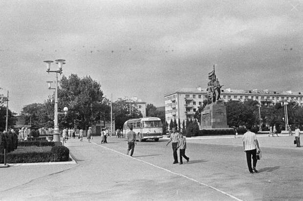 Новороссийск, 1970 год. Эпидемию огласке не предавали, и потому на жизни большинства она не отразилась.